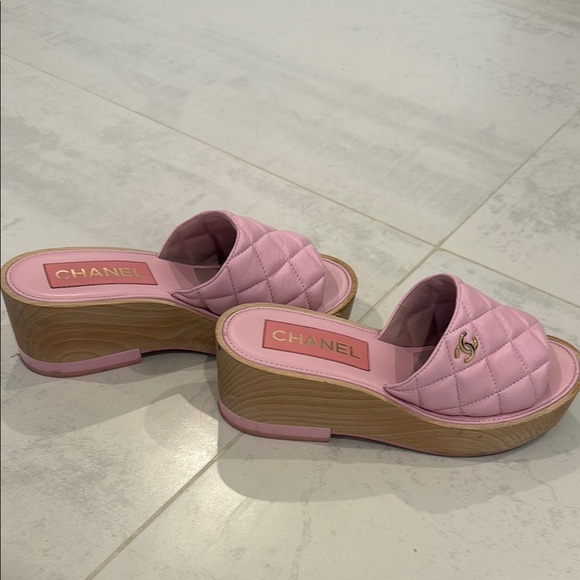 Chanel Pink Quilted Women's Slides - Picture 6 of 9